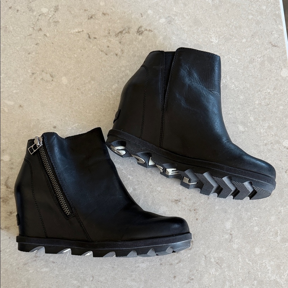 Sorel Joan of Arctic Wedge II zip Ankle Boots